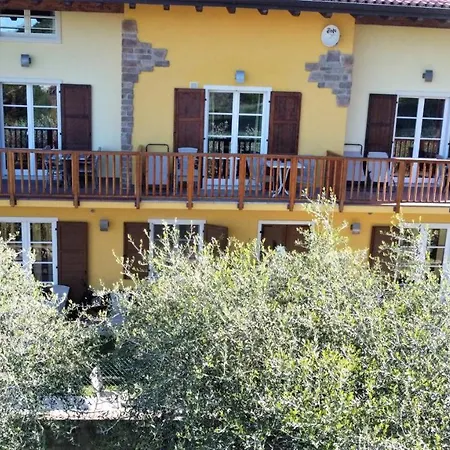 Tasel With Heated Pool Apartment Malcesine