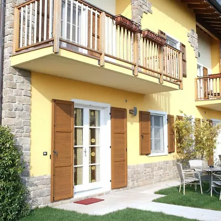 Tasel With Heated Pool Apartment